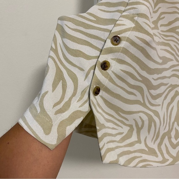 Chico’s Blouse Women’s Size 2/Large Zebra Print Long Sleeve Tunic Top Blouse - Picture 5 of 16